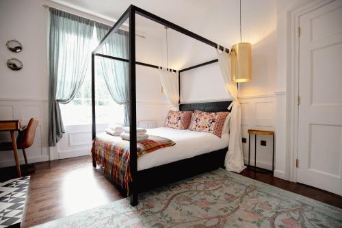 2 bedrooms, 3 beds