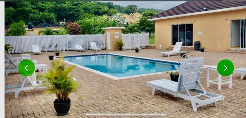 Piscină, Nomar's Island Oasis in Runaway Bay