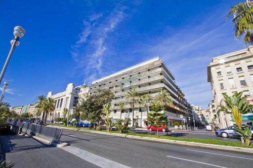 PROMENADE HOLIDAY - ROYAL LUXEMBOURG PROMENADE in Nice