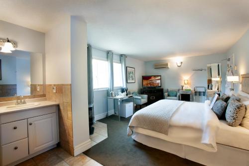 King Suite with Spa Bath