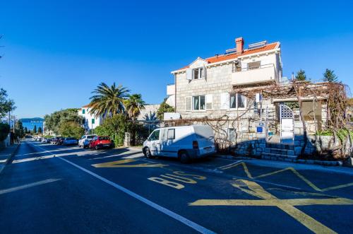 Modern apartment in Dubrovnik, 54 m² with sea and garden view