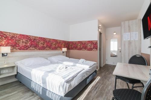 Hotel-Café-Galerie - image 13