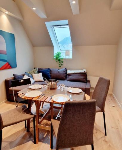 Top floor in the middle of town - Great beds Top floor in the middle of town - Great beds