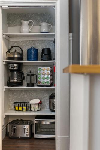 Ideal For Big Groups and Family Retreats! Sleeps 17 Ideal For Big Groups and Family Retreats! Sleeps 17