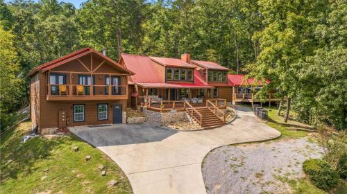 Its Got it All Yall - Pool - Views - Theater - Arcade - Firepit - Book Now in Pigeon Forge, USA
