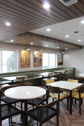 Fairfield by Marriott Inn & Suites Detroit Farmington Hills - 레스토랑