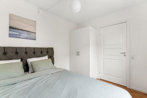 Spacious apartment close to Stockholm city & Mall, Sztokholm (zdjęcie 2)
