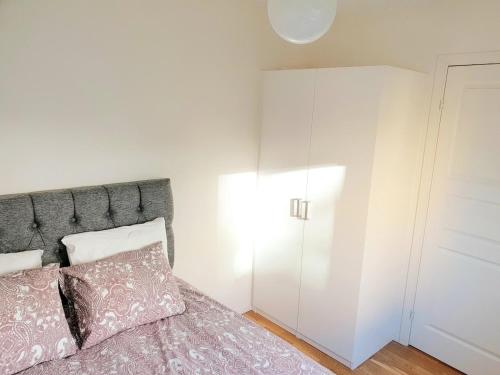 Spacious apartment close to Stockholm city & Mall, Sztokholm (zdjęcie 6)