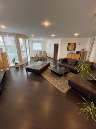 Butterfly Residence 165m2 Spacious Apt 4 Parking Gym, Bratislava