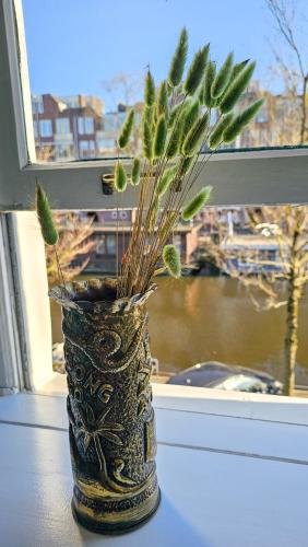 JoyJoyJoy the Green Palm ecolicious studio in a in historic Canalhouse from 1729 with view on the canals, Amsterdam (photo 10)