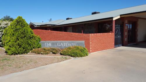 Gateway Motor Inn - 출입구