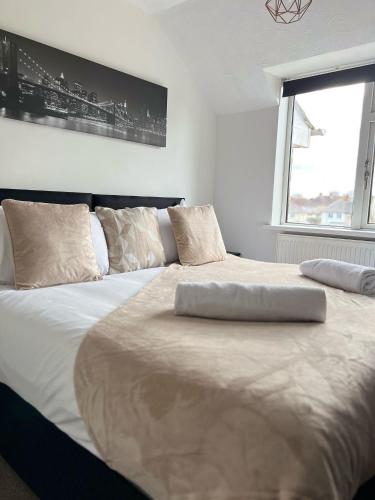 Hospital Convenience - 3 bed house, driveway parking, high speed wifi in Coxford