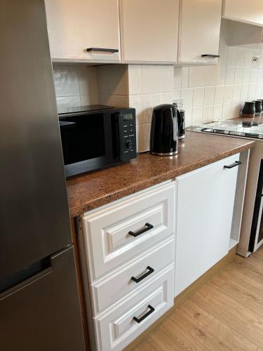 кухня, Hospital Convenience - 3 bed house, driveway parking, high speed wifi in Coxford