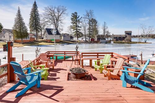 . Pet Friendly Home on Lake with Dock, Firepit and More!