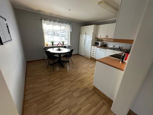 ห้องครัว, Amerikavägen 9 (Amerikavagen 9) in เช็ลเลฟเทโอ