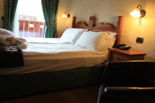 3 twin beds