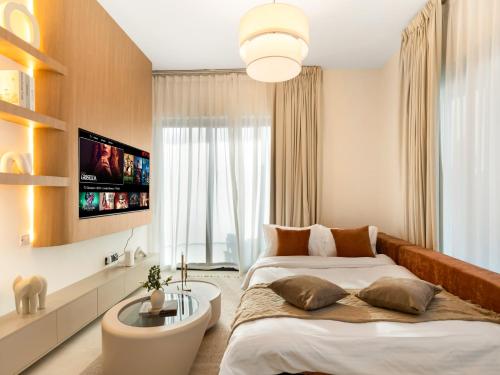 Casa Tranquila Luxury Suites with Burj Khalifa & Canal Views, Dubai (photo 2)