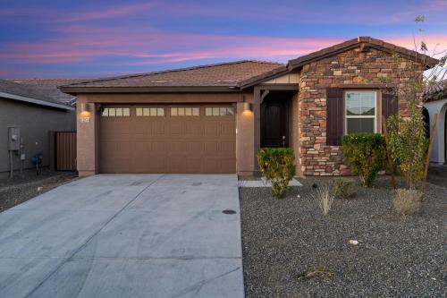 Hotellet från utsidan, Coyote Sunset Retreat in the Desert - BBQ & Tennis in Gold Canyon