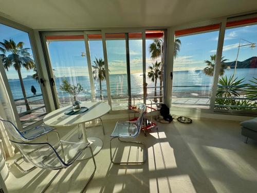Beachfront, First line, 2-Bdr,2-Bath, Swiming Pool, Albir
