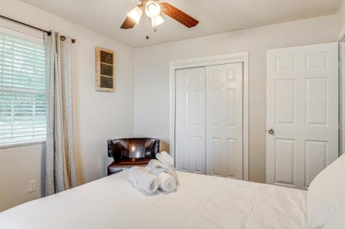 Walk to Town Home with Yard in Brenham! Walk to Town Home with Yard in Brenham!