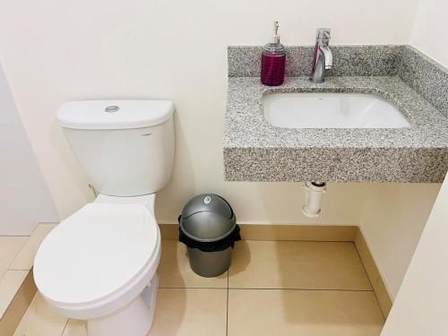 Amplio y céntrico departamento en el centro de Lima Amplio y céntrico departamento en el centro de Lima