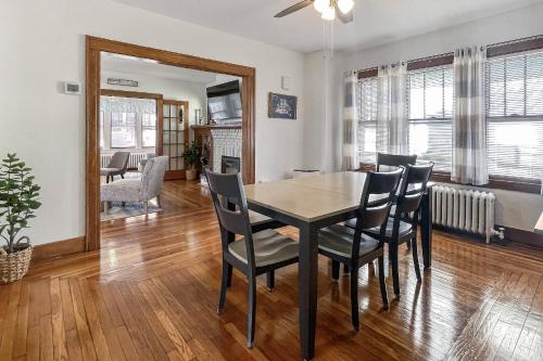 Grove Place Beach Bungalow in West Haven (CT)