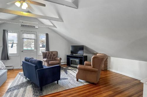 Grove Place Beach Bungalow in West Haven (CT)