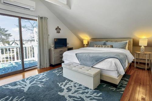 Grove Place Beach Bungalow in West Haven (CT)