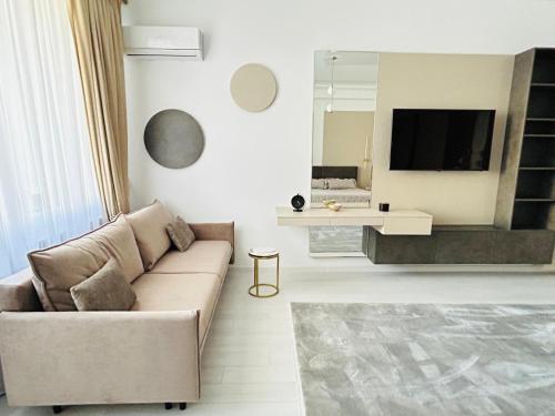 Studio with Sofa Bed image 9