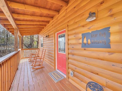 Bear Hug Hideaway cabin in Pigeon Forge, USA