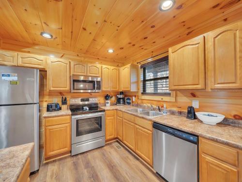 Bear Hug Hideaway cabin in Pigeon Forge, USA