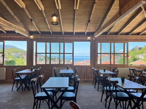 Restorāns, Demiröz Konak Otel (Demiroz Konak Otel) in Inebolu