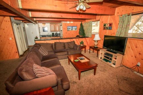 Family Fun House in Big Bear Lake, USA