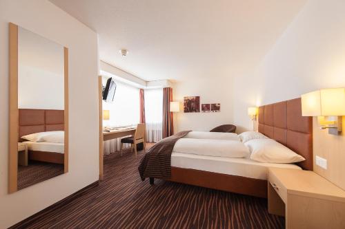 1 queen bed