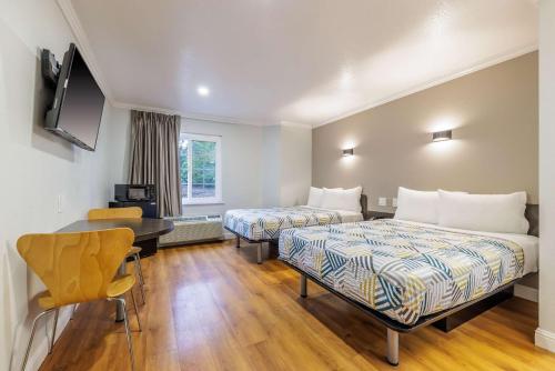 2 double beds