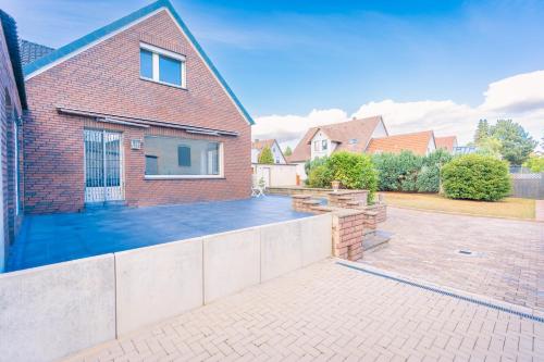 Sleeping Home - Red House