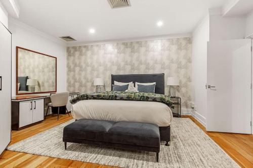 Stunning 1BR Apt in Heritage Hotel by Zodiak Stays, Auckland (Foto 4)