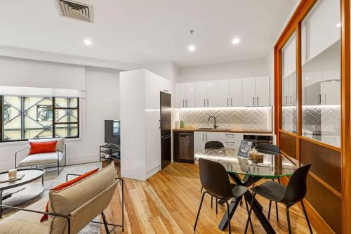 Stunning 1BR Apt in Heritage Hotel by Zodiak Stays, Auckland (Foto 8)