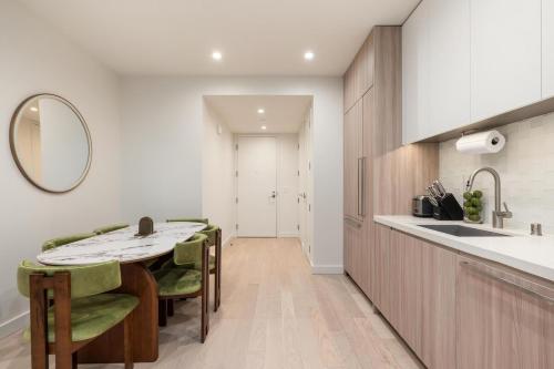 Luxurious 2-Bedroom Retreat in Santa Monica, Los Angeles (photo 6)