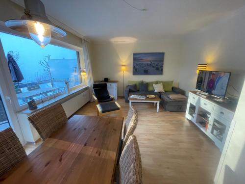 "Zur Kleinen Insel" TOP Lage 3 Min zum Strand, Blick in den Wald, perfekt für Paare und Familien mit Strandkorb -Hauptsaison- und Parkplatz in Timmendorfer Strand, Deutschland