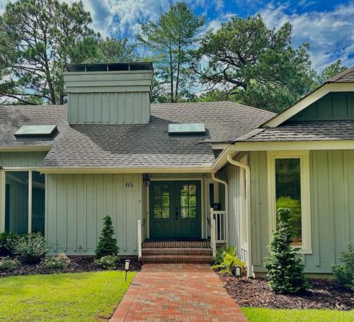 Turn the Page - Village of Pinehurst 3BR Getaway in Pinehurst (NC)