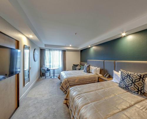 room detail thumbnail 1