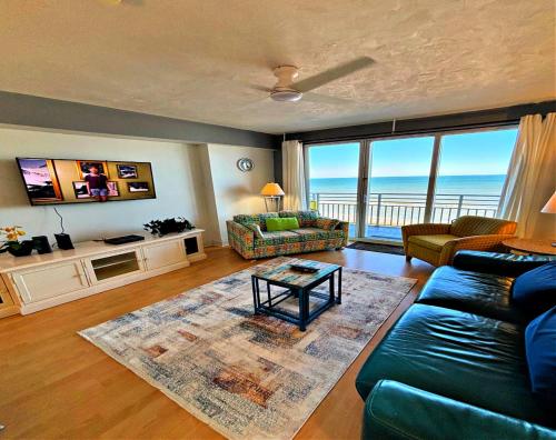 Vacation in Comfort and luxury - 1 BR Direct Oceanfront - Wyndham Ocean Walk Resort 1007 thumb 3