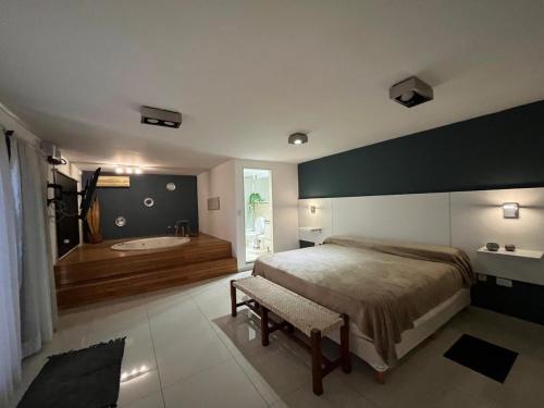 One-Bedroom Apartment image 3