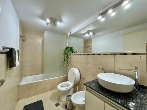 One-Bedroom Apartment image 1