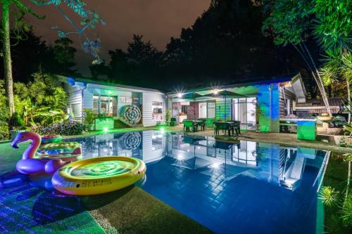 Casa Privada en el poblado despedidas de soltero fiesta picsina jacuzzi