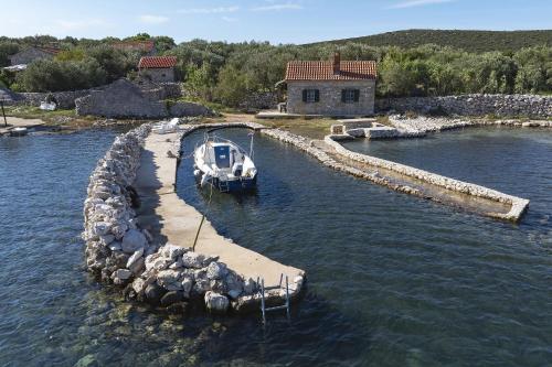 Viesnīcas āriene, Secluded fisherman's cottage Cove Ladjin - Landjin, Pasman - 24044 in Zaglav