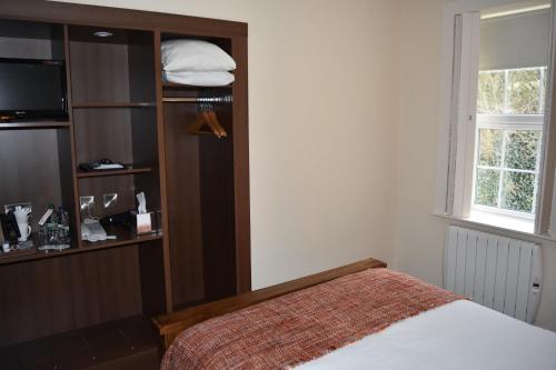 Round Tower Hotel - image 11
