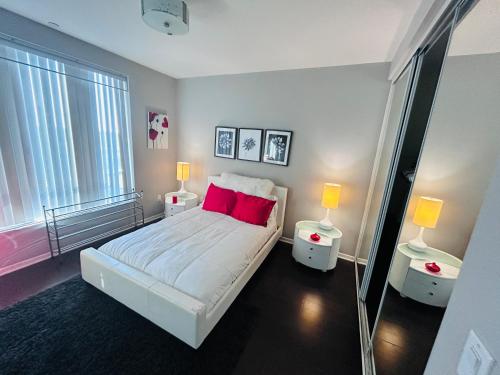 Cozy private room and bathroom in prime location with rooftop views 30 day stays or more, Los Angeles (fotografie 9)