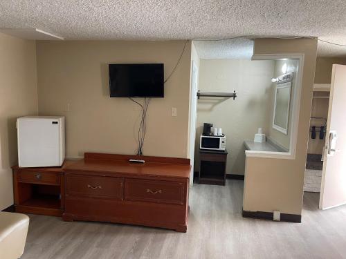 Safari Motel - image 6